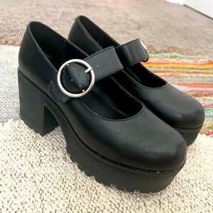 Current mood chunky black Mary janes size 8